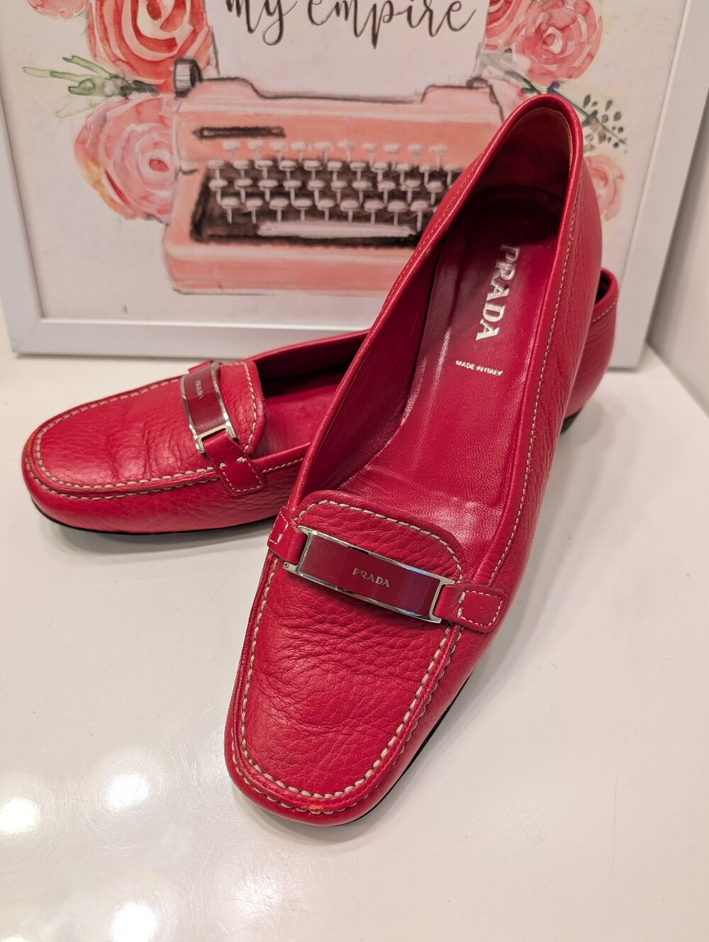 ❤️ Vintage Prada Pebble Leather Slip On Loafers with Metal Logo Bar, 🍒 Red 38.5 - Picture 4 of 16